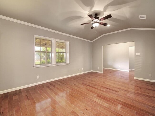 Building Photo - 2905 Perry Ln