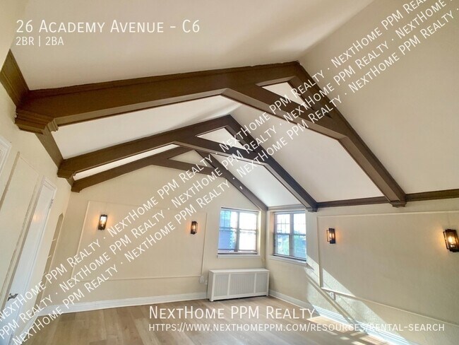 Building Photo - Mt. Lebanon, 2 Bed 2 Bath, Updated Kitchen...