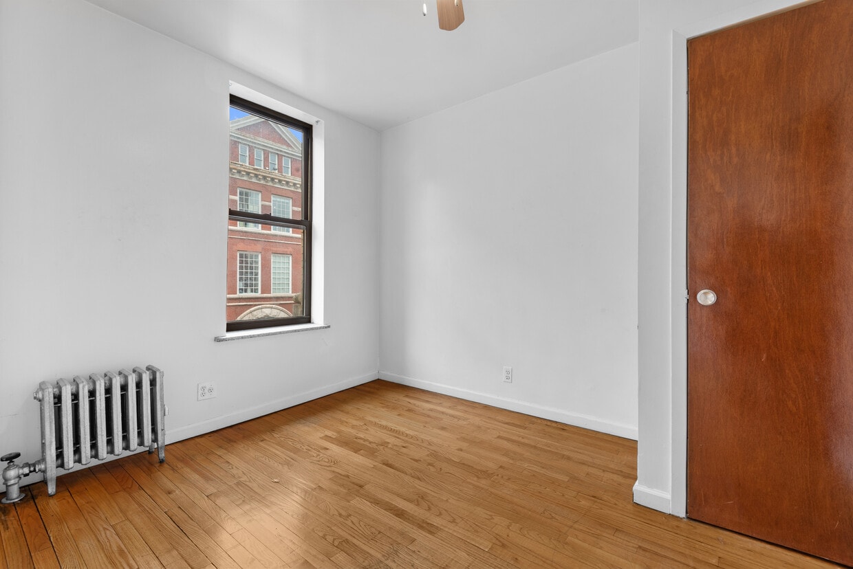 Foto del edificio - 416 E 115th St