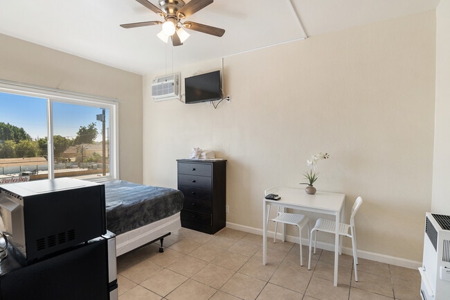 Foto del edificio - 5117 S Avalon Blvd