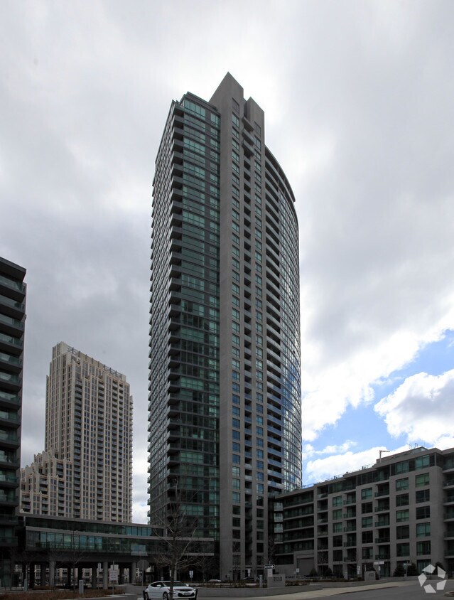 Building Photo - Neptune South