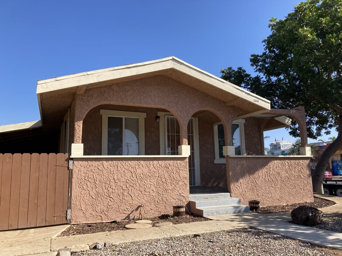 Front of home - 3096 Roosevelt St