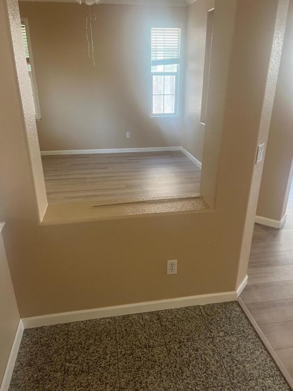 Building Photo - 3916 Drakeshire Dr