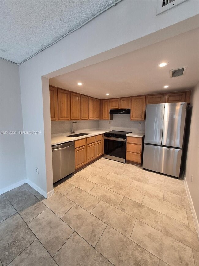 Building Photo - 6528 SW 41st Ct