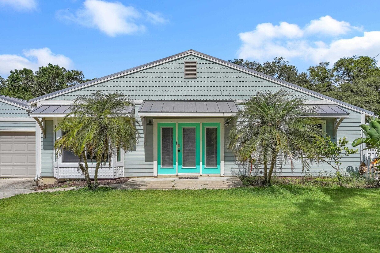 Foto principal - 401 E St
