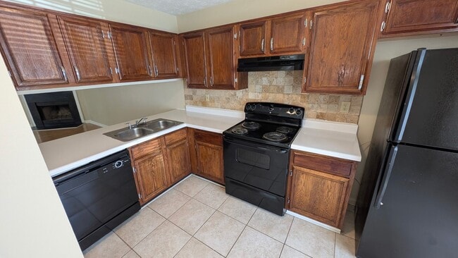 Photo - 3909 Meadow Creek Dr House
