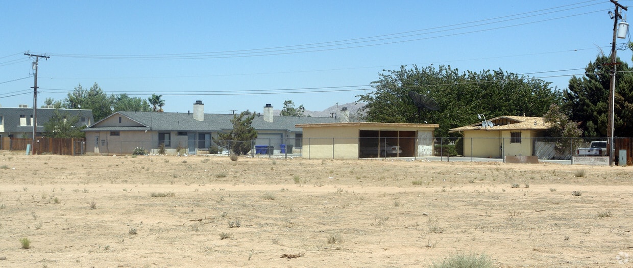 Building Photo - 13622 Yakima Rd