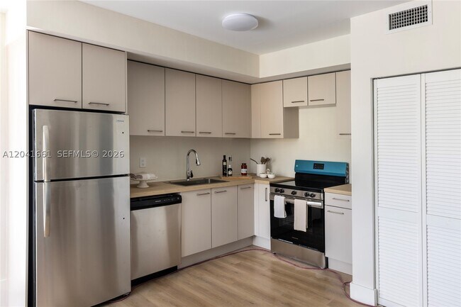 Foto del edificio - 1 NW 23rd St