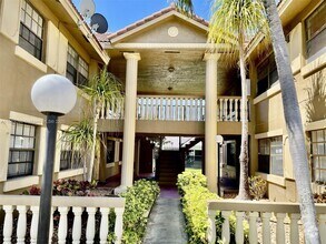 Building Photo - 2624 Riverside Dr