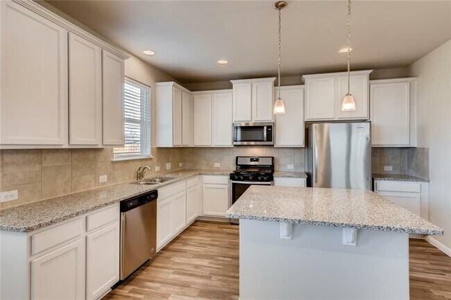 Building Photo - 10304 Forest Grove Dr