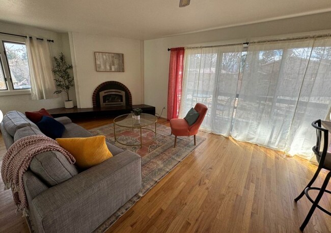 Building Photo - 2414 Ceresa Ln