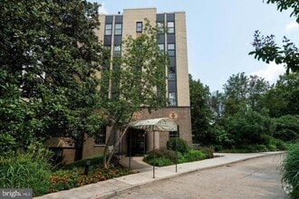Building Photo - 3901 Cathedral Ave NW