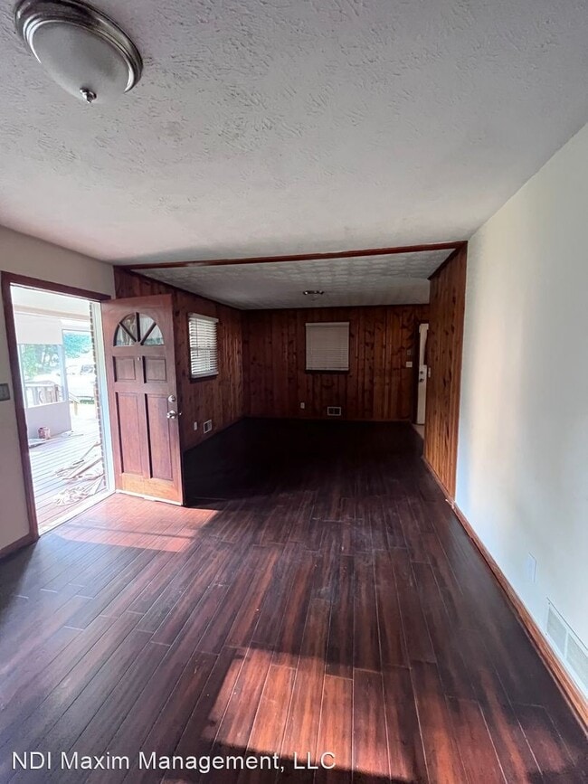 Building Photo - 3 br, 1.5 bath House - 4927 White Blvd SW