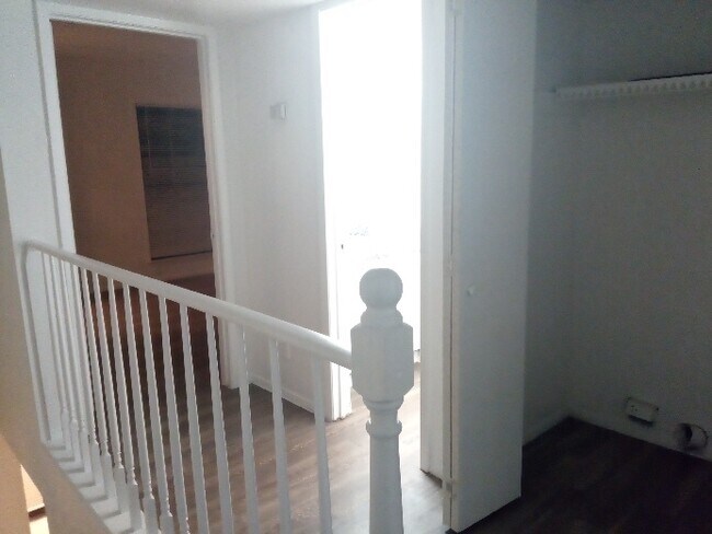 Foto del edificio - 2 bed/ 1.5 bath townhome