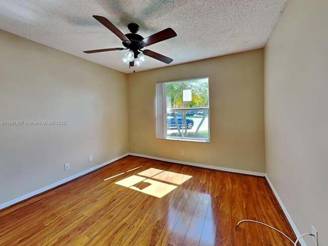 Foto del edificio - 927 Stanton Dr