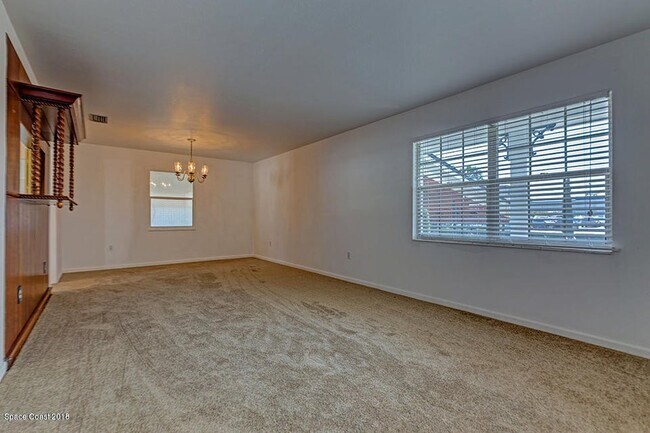 Building Photo - 124 Orange Ave