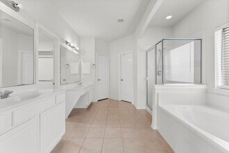 Building Photo - 29902 Legends Ridge Dr