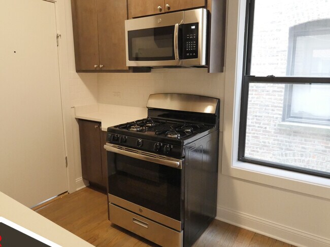 Building Photo - 2641 N Spaulding Ave
