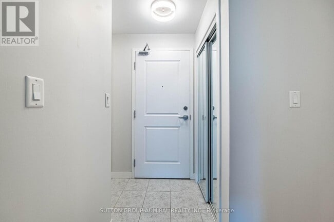 Photo du bâtiment - 5317 Upper Middle Rd