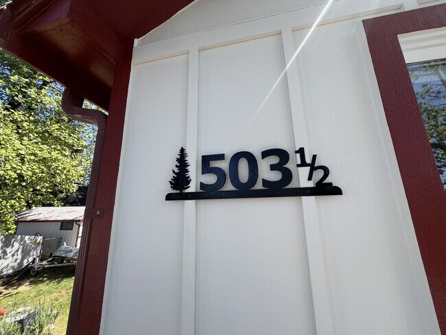 Foto del edificio - 503 1/2 S Auburn St