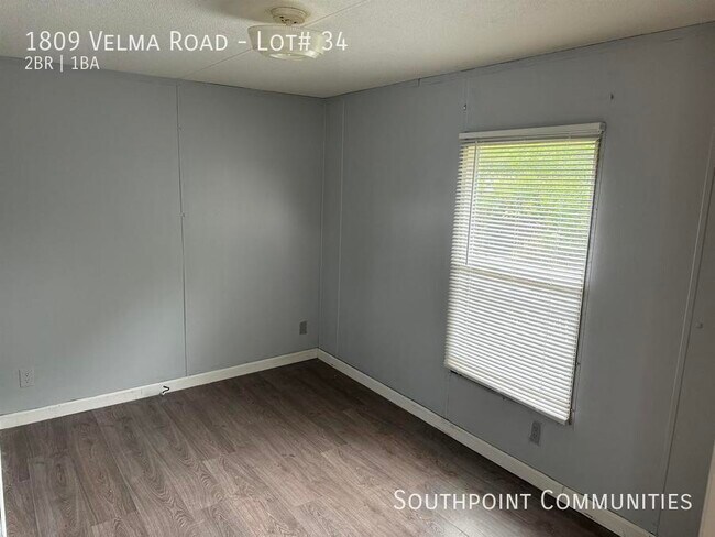 Foto del edificio - 1809 Velma Rd