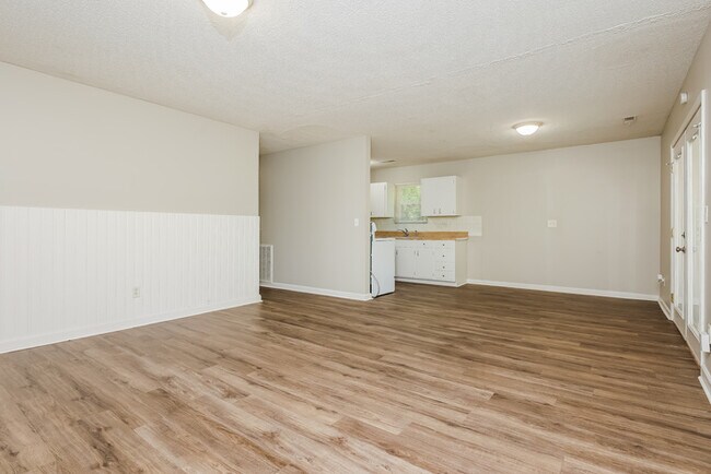 Building Photo - 512 Old Fort Dr