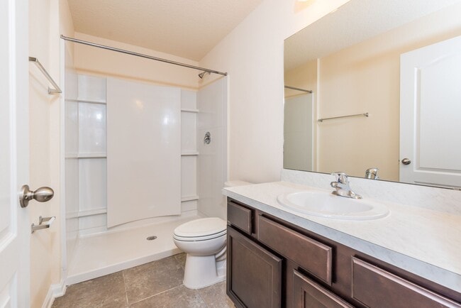 Master Bath - 117 Golden Lake Loop