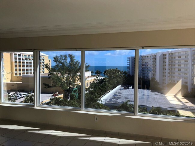 Foto del edificio - 590 Ocean Dr