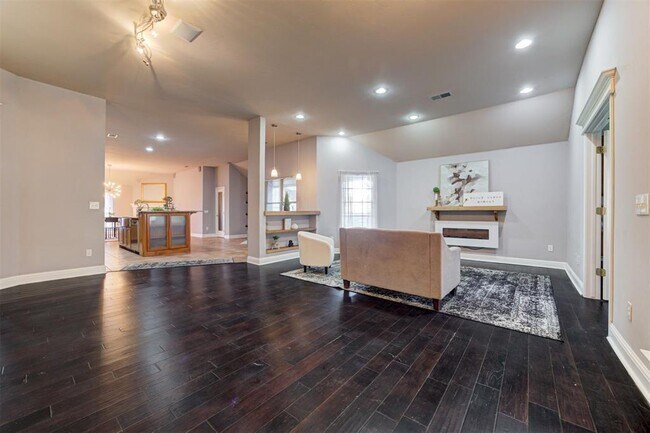 Building Photo - 7536 NW 132nd St