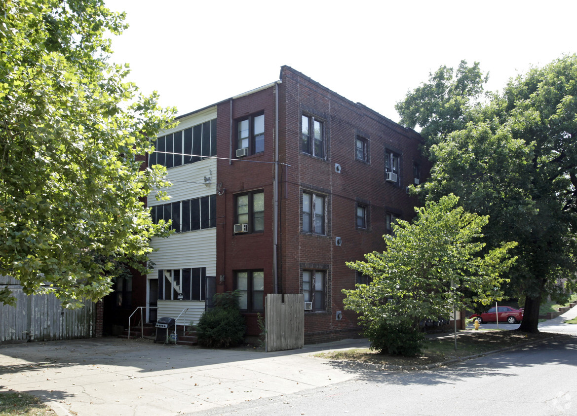 Building Photo - 1701 S St Louis Ave