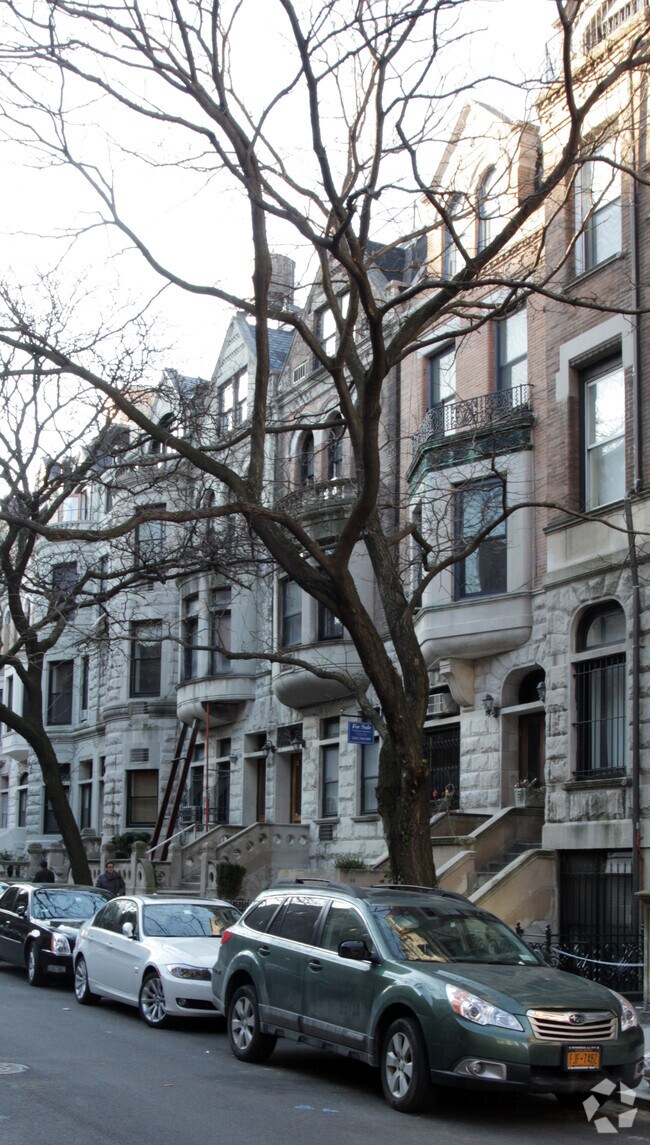 Building Photo - 58 W 87th St