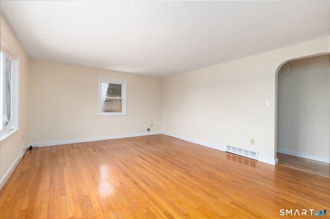 Building Photo - 481 Bunker Hill Ave