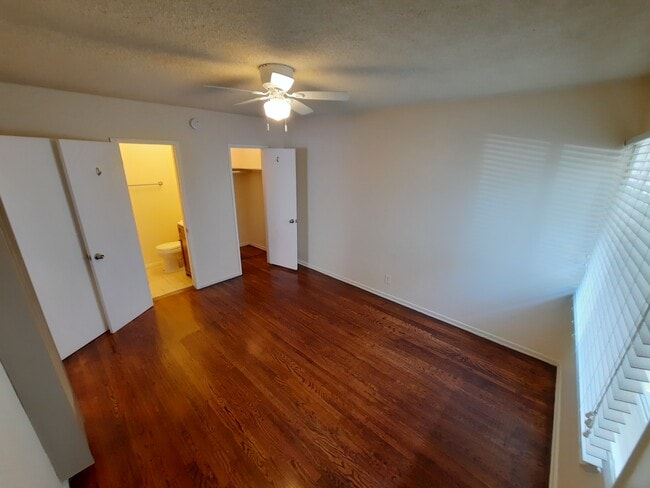 Building Photo - Magnolia Blvd Apartments