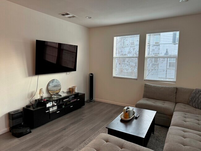 Foto del edificio - 957 S Bluff Rd