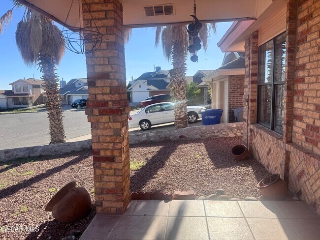 Foto del edificio - 7721 Waterhouse Dr