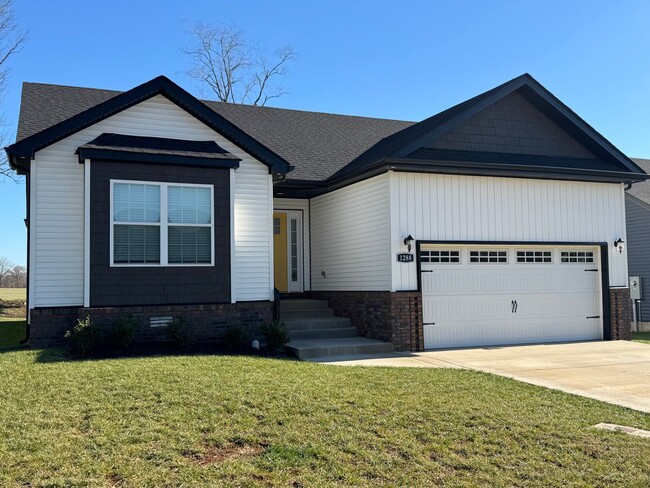 Building Photo - Beautiful Single Family Home!