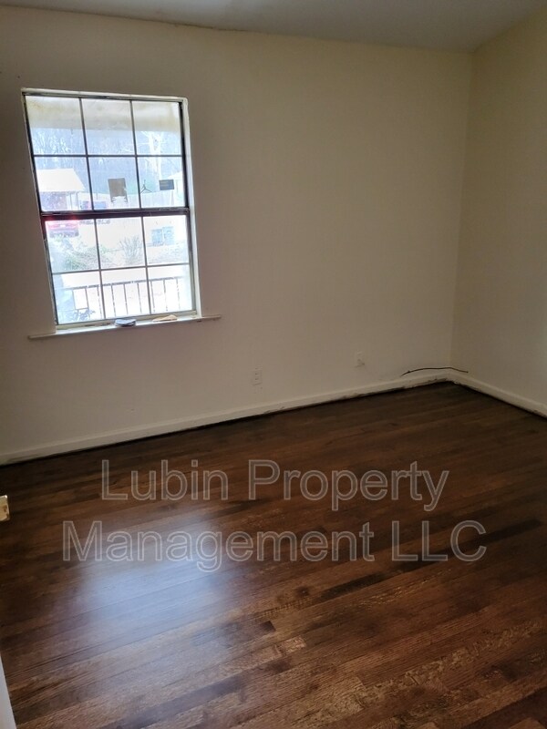 Building Photo - 4884 Ortie Dr