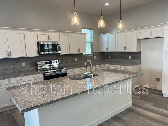 Foto del edificio - 391 N 157th Ln