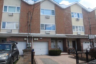 Building Photo - 274 Robinson Ave