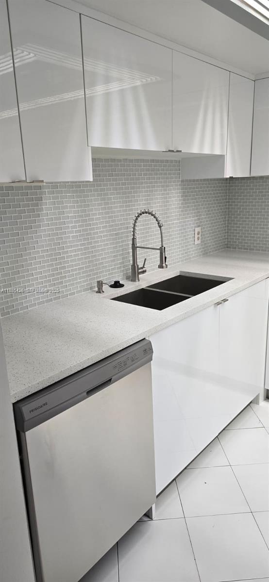 Foto del edificio - 2843 S Bayshore Dr