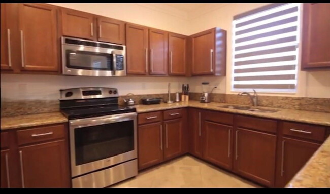 Building Photo - 3533 W 88th St