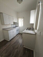 Building Photo - 828 S Glendale Ave
