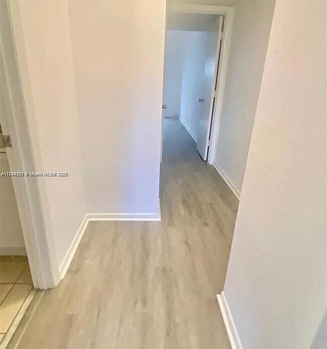 Foto del edificio - 1200 NW 87th Ave