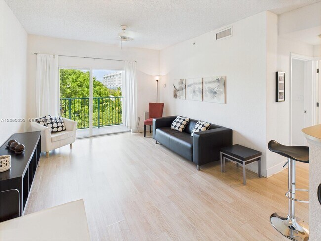 Foto del edificio - 6001 SW 70th St