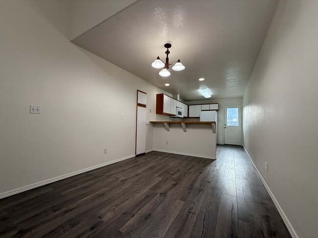 Building Photo - CHECK OUT THIS OPEN FLOOR PLAN HOME IN RED...