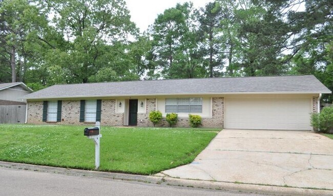 Building Photo - ****MOVE IN SPECIAL***JUST REDUCED!!! PLUS...