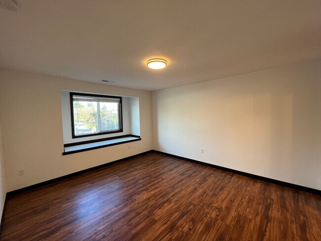 Building Photo - Stunning 3 Bed, 2.5 Bath House in SE Portl...