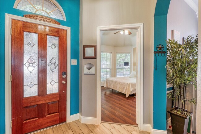 Foto del edificio - 506 Taskwood Dr