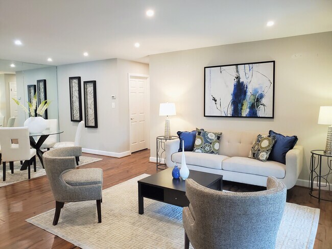 Foto del edificio - 10053 Oakton Terrace Rd