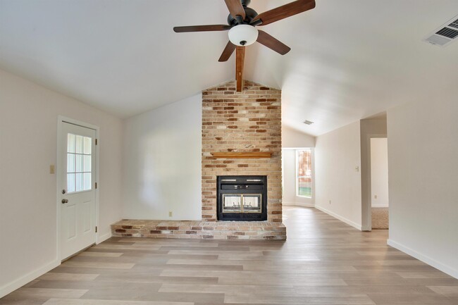 Building Photo - 3109 Monument Dr